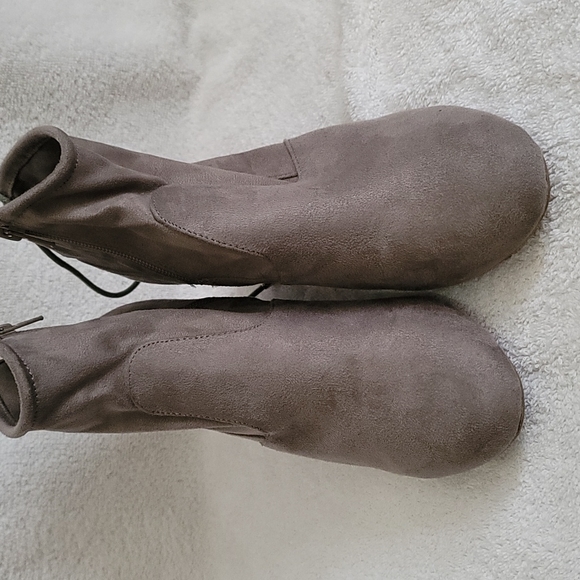 Booties - Picture 3 of 8